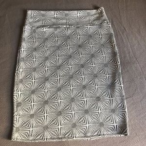 Used Large LuLaRoe Cassie Skirt